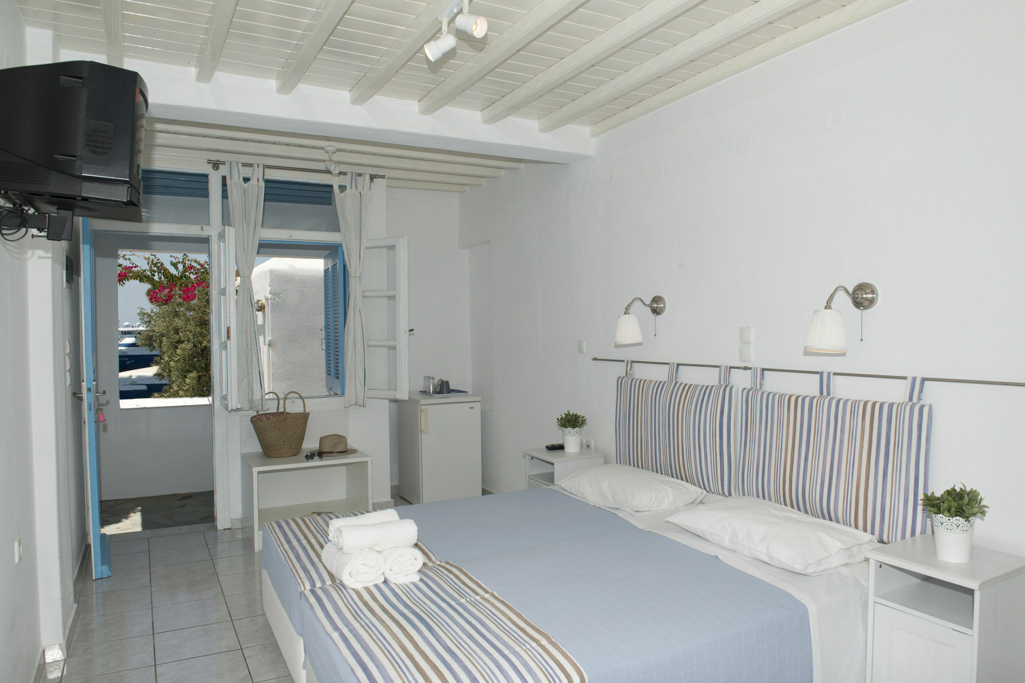 Asimina Hotel Tourlos Exterior photo